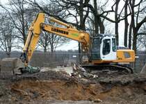 LIEBHERR 914 Raupenbagger in Recklinghausen am 27,12,2011