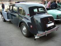 Heckansicht eines Citroen 15 CV Six. 06.1938 - 03.1955. Oldtimertreffen Kokerei Zollverein am 01.09.2013.