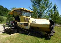 Svedala Demag 135C, Asphaltfertiger, mit Deutz-Diesel von 150PS, wurde von 2002-03 gebaut, Aug.2013