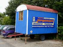 Bauwagen blau rotes Dach  mit WERBUNG fr Tischlerei Jrgensen in WYK 12,07,2013