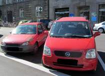 Opel Agila 1.2 und Toyota in Innsbruck am 2.8.2013.