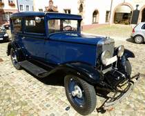 Chevrolet AD Tudor Sedan, Jahrgang 1930, gepflegter Oldtimer auf dem Marktplatz in Endingen/Kaiserstuhl, Juni 2013