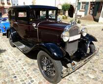 Ford Modell A Fodor Sedan, Baujahr 1928-31, gepflegter Oldtimer auf dem Marktplatz in Endingen/Kaiserstuhl, Juni 2013