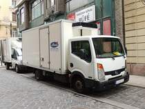 NISSAN CABSTAR 35.11, liefert im K�hlaufbau frische Waren zu den Gesch�ften in Budapest; 130827