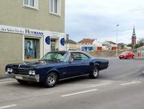 OLDSMOBILE Jetstar 88, bei einer Ausfahrt im Stadtgebiet von Ried i.I.; 130915