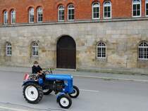 PRIMUS tuckert durch die Stadt Passau; 130824