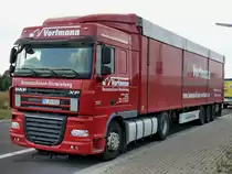 Vortmann Baumaschinen DAF XF 105.460 mit dunkel rotem Schubboden Sattelauflieger 15,09,2012 in Marl