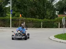 KREIDLER F-Kart mit Straenzulassung, dreht im Kreisverkehr eine  Ehrenrunde ; 130921