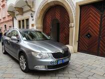 SKODA-Superb, als Diplomatenfahrzeug vor der Britischen Botschaft in Bratislava; 130828