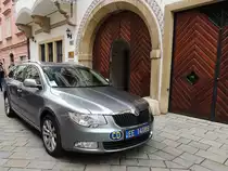 SKODA-Superb, als Diplomatenfahrzeug vor der Britischen Botschaft in Bratislava; 130828