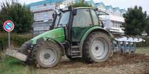 Deutz Agrotron 105 bei der Feldarbeit im September 2013

