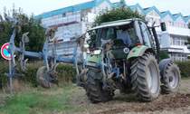 Deutz Agrotron 105 bei der Feldarbeit im September 2013

