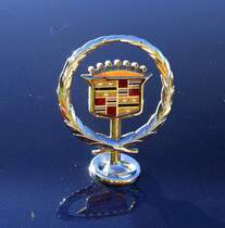 Cadillac, K�hlerfigur an einer 32V Northstar-Limusine, Sept.2013