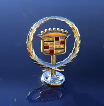 Cadillac, Khlerfigur an einer 32V Northstar-Limusine, Sept.2013