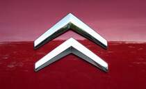 Citroen, das Logo der franz�sischen Autofirma zeigt symbolisch die doppelte Schr�gverzahnung von Zahnr�dern, eine Erfindung des Firmengr�nders Andre Citroen, Sept.2013