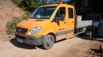 MB Sprinter der Firma  VORWERK  als Doppelkabiner mit Ladefl�che an der Midal-Gasleitungstrasse in 36100 Petersberg-Marbach, September 2013