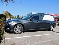 BINZ-Bestattungswagen am Supermarktplatz; 130928