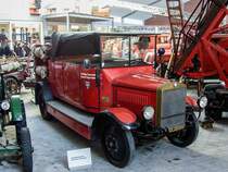 Mercedes-Benz Feuerwehrfahrzeug. Aufnahme: 24.11.2012, Deutsches Feuerwehr-Museum in Fulda.