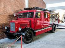 Mercedes-Benz schweres LöschGruppenFahrzeug aus dem Jahr 1942. Aufnahme: 24.11.2012, Deutsches Feuerwehr-Museum in Fulda.
