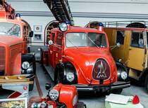 Magirus-Deutz Rundschnauzer aus dem Jahr 1952. Es ist ein Drehleiter (DL 25) Aufnahme: 24.11.2012, Deutsches Feuerwehr-Museum in Fulda.
