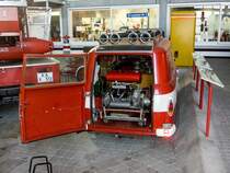 Barkas Löschfahrzeug - der Inhalt. Aufnahme: 24.11.2012, Deutsches Feuerwehr-Museum in Fulda.