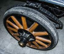 100jährige Reifen auf einem Feuerwehrauto. Foto: Deutsches Feuerwehr-Museum Fulda am 24.11.2012