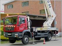 MAN TGA 18.280 mit Arbeitsliftaufbau, gesehen am 18.09.2013.