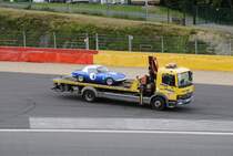 Auch das gehrt zum Oldtimerrennen da zu  LOTUS Elan auf Mercedes 1223 am 15.06.2013.