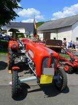 Deutschland, Eifel, Lasel, Oldtimer Traktoren Ausstellung whrend des autofreien Sonntags am 28. Mai 2012 im Enztal. Traktor: Bautz 200 C, 1960, 16PS
