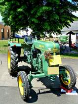 Deutschland, Eifel, Lasel, Oldtimer Traktoren Ausstellung whrend des autofreien Sonntags am 28. Mai 2012 im Enztal. Traktor: Bautz, AS 120, 1957, 14,5 PS             