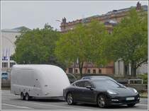 Porsche Panamera mit Hnger aufgenommen am 22.09.2013.