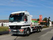 ACTROS 3343,ist mit leerer Ladeflche, aber vollem Tank Richtung Heimat unterwegs; 130821