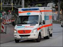 Am 21.09.2013 habe ich diesen MB Rettungswagen in Hamburg aufgenommen.