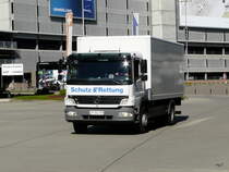 Flughafen Zrich  Mercedes LKW der Schutz und Rettung des Flughafen Zrich unterwegs am 18.10.2013