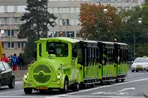 Die Stra�en-Eisenbahn ist am 12.10.2013 in den Sta�en der Stadt Luxemburg unterwegs.