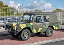 VW-Iltis, ehemals Bundeswehr, im Industriegebiet von Kall - 18.10.2013