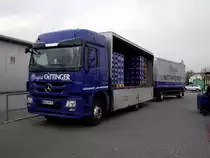 �ttinger Mercedes Benz Actros steht am 14.11.13 in Walluf