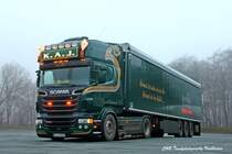 Scania  R500  (R620!) V8 Topline von K.A.J. Int. Transporte auf dem Autohof in Breuna. 12.12.2013