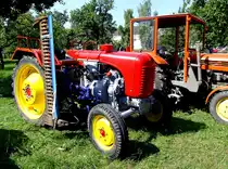 STEYR-T84; 1330ccm; Nennleistung 16,5PS, Baujahr 1958; mit aufgebautem Mähbalken; 130811