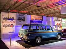 Jeep Wagoneer SJ (Rückansicht) in TOP-Museumszustand. Foto: Automobile & Advertising (teil der Pariser Automesse 2012) am 11.10.2012.