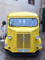 Restaurierter Postwagen CITROËN HY von 1976. Ambulantes Postbüro mit zwei Schaltern in Betrieb in den Dörfern um den Kochersberg im Elsass von 1977 bis 1987. Musée de la Communication. Ausgestellt in Riquewihr. 12.12.2013