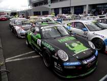 Ein paar Porsche GT3 Cup stehen am 07.08.11 auf dem Nürburgring 