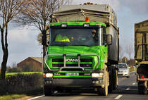Scania 114G 408 voll beladen mit Zuckerrüben kurz vor der Zuckerfabrik Euskirchen - 13.11.2013