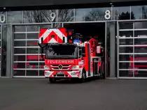 Neue Mercedes Benz Atego Drehleiter der BF Frankfurt am 19.12.13 