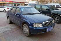 Ein kleiner Mercedes? Nein, ein Geely MR, also ein Daihatsu Charade mit Kofferraum...
Shouguang, 20.11.11
