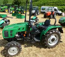 Ferrari Raptor 40DT, italienischer Schmalspurschlepper mit 4-Zyl.Diesel und 35PS, Glottertler Schleppertreffen, Juli 2013