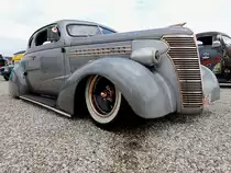 CHEVROLET Master-Deluxe; Leistung rd.59kW; Produktionszeitruam 1935/36; hat sich zum 14.US-CAR Treffen in Ried eingefunden; 130706