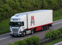 Scania R420 von  Müller  aus der Slowakei unterwegs am Abend des 28.05.2013 auf der BAB 6 bei Crailsheim