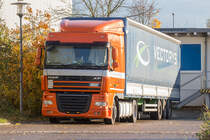 DAF XF 105.410  Vectorys  aus Italien verbringt das Wochenende in einem Industriegebiet in Untermünkheim, 27.10.2013