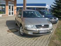 Hier ein Skoda Octavia Combi vom Skodaautohaus in meiner Heimatstadt. Gesehen am 24.02.2007. 